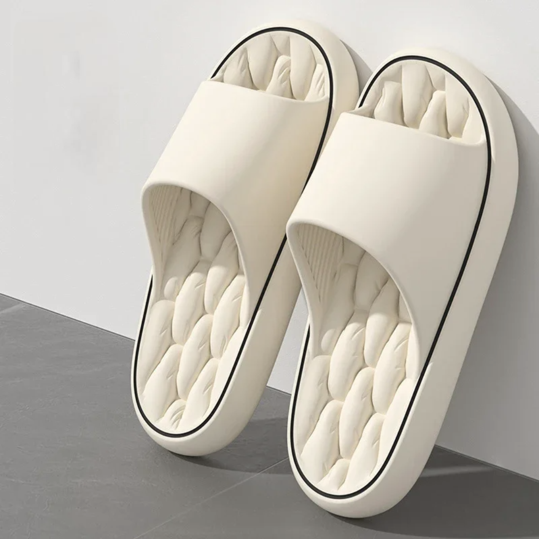 Giselda pillow slides - back view