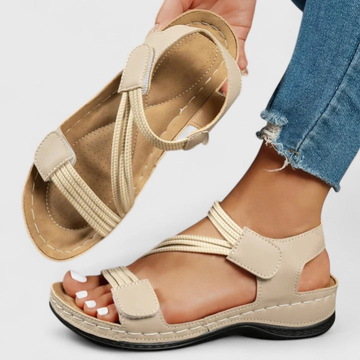 Undine arch-support orthopaedic sandals - styled view