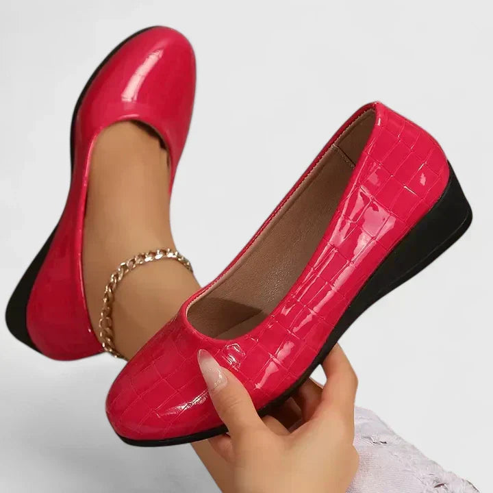 Zora orthopaedic memory-foam work shoes - styled view